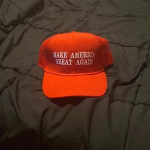 Ones size fit all red make America great again hat